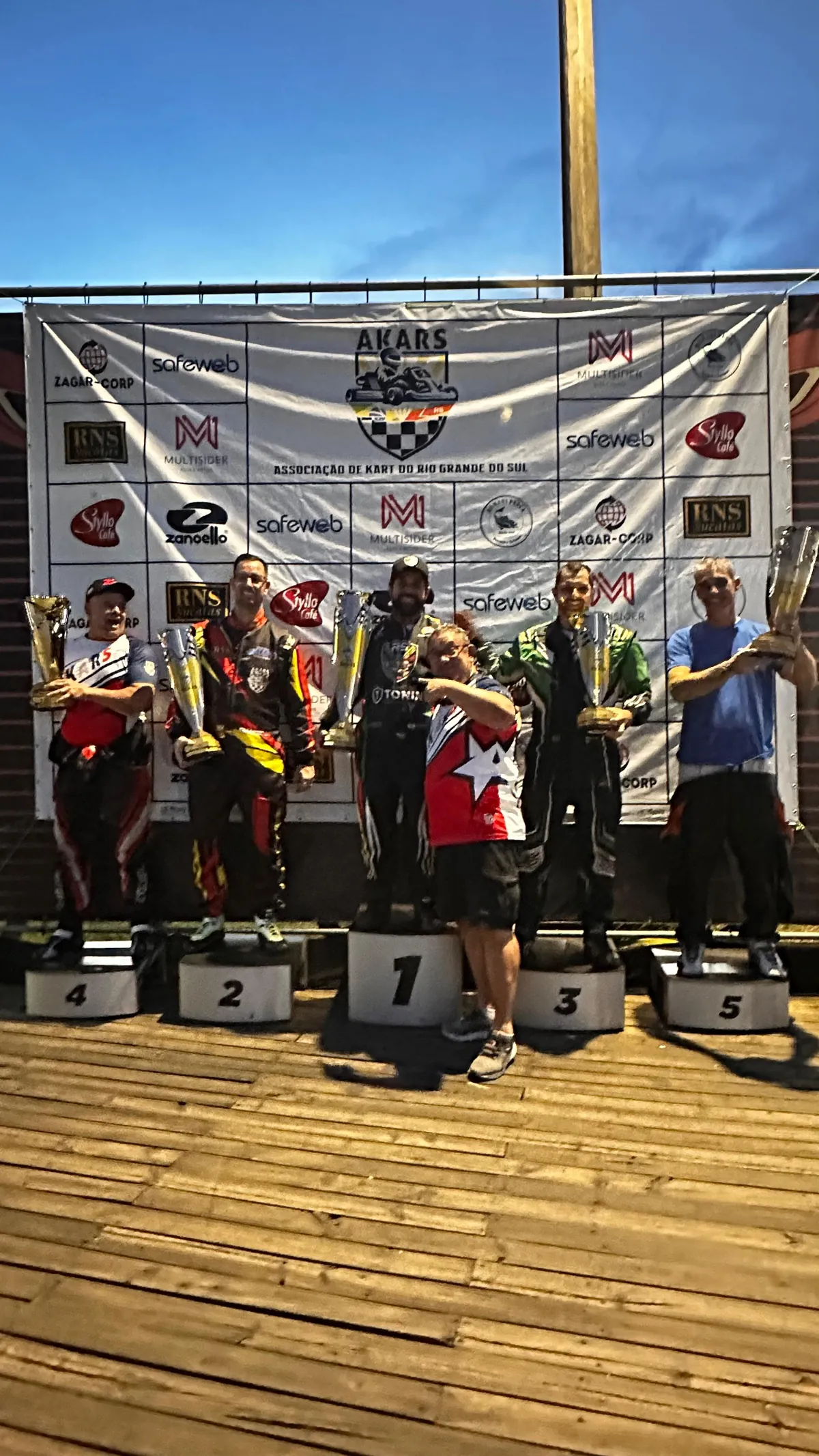 Pilotos da categoria Pesados na etapa final da 1ª Copa AKARS