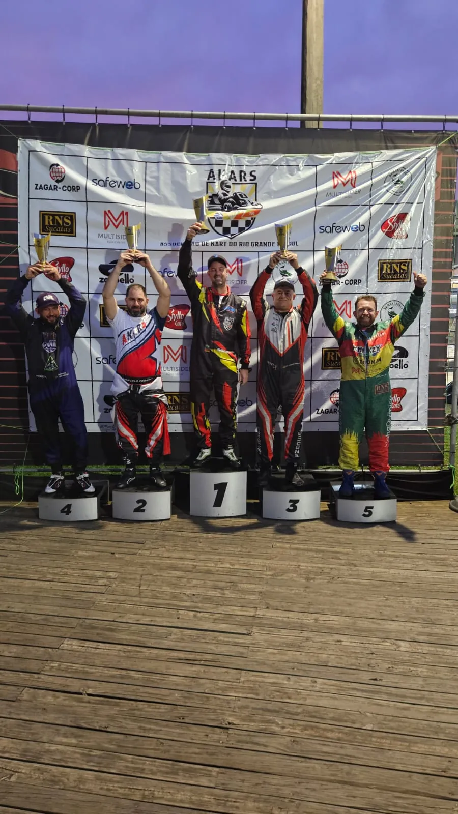 Pódio da categoria Pesados na 1ª Copa AKARS
